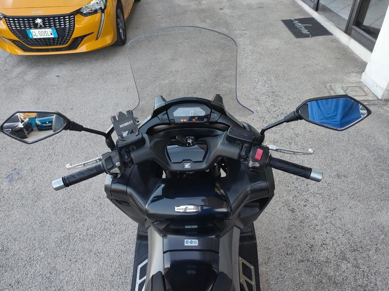 Honda Integra 750 S