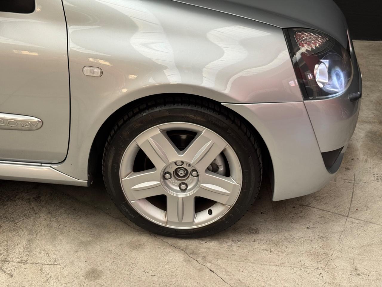 Renault Clio 2.0 16V cat 3 porte Sport