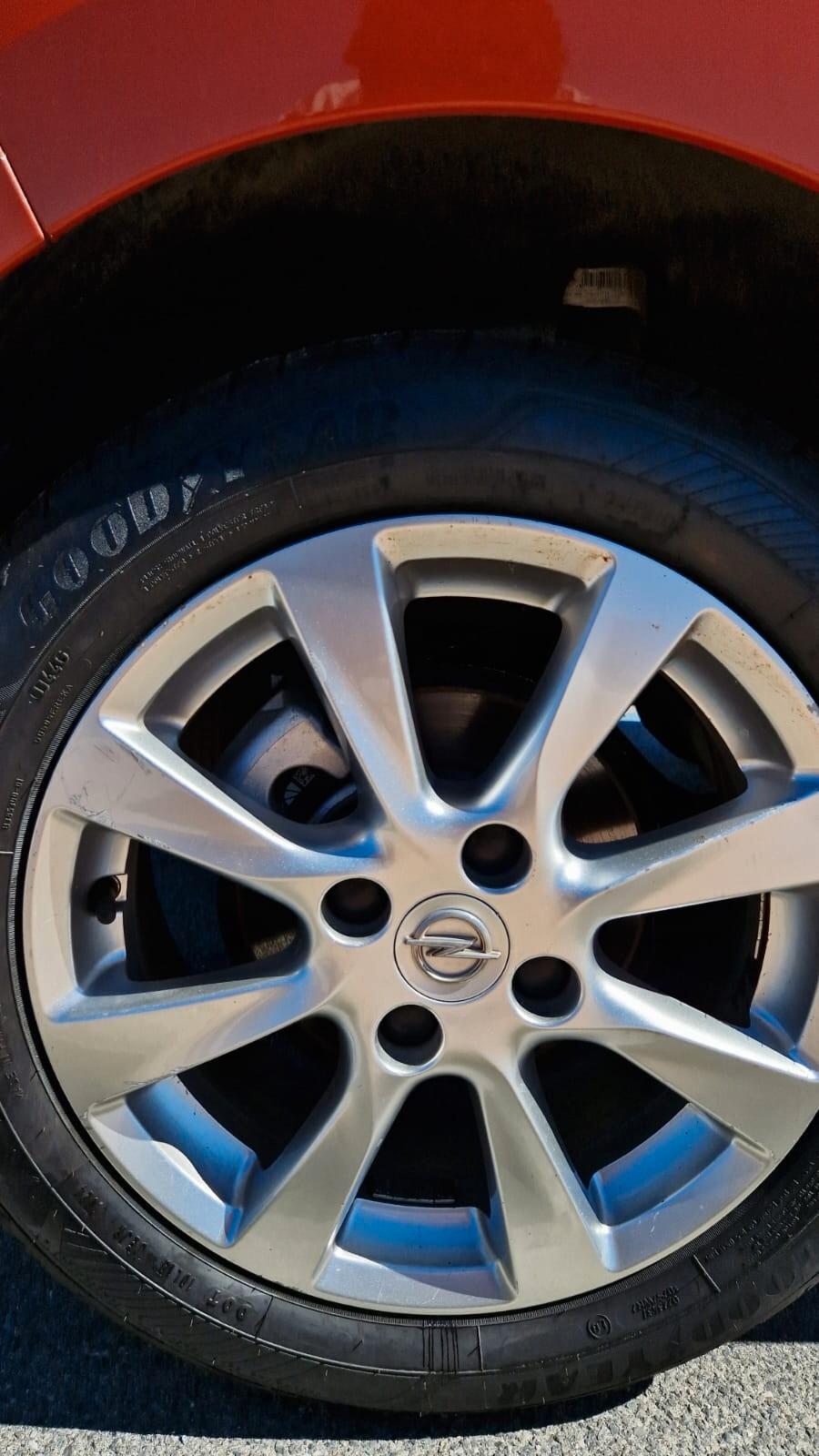 Opel Corsa 1.2 100 CV