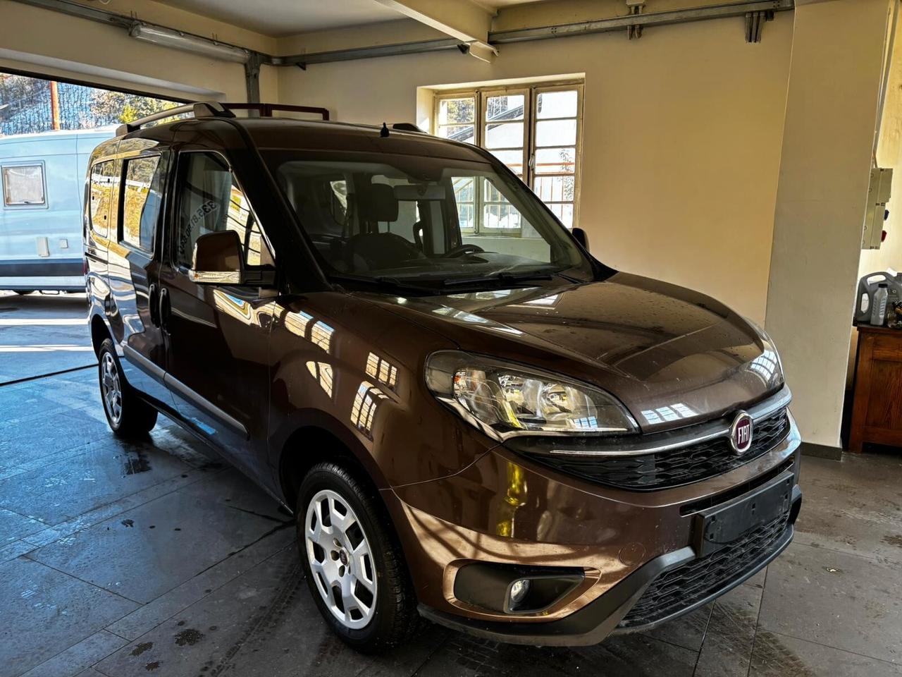 Fiat Doblò 1.4 T-Jet 16V Easy 7 POSTI