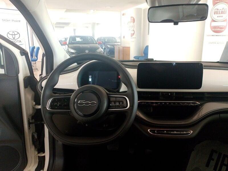 FIAT 500 Bev Hatchback My24 500e -320 Berlina