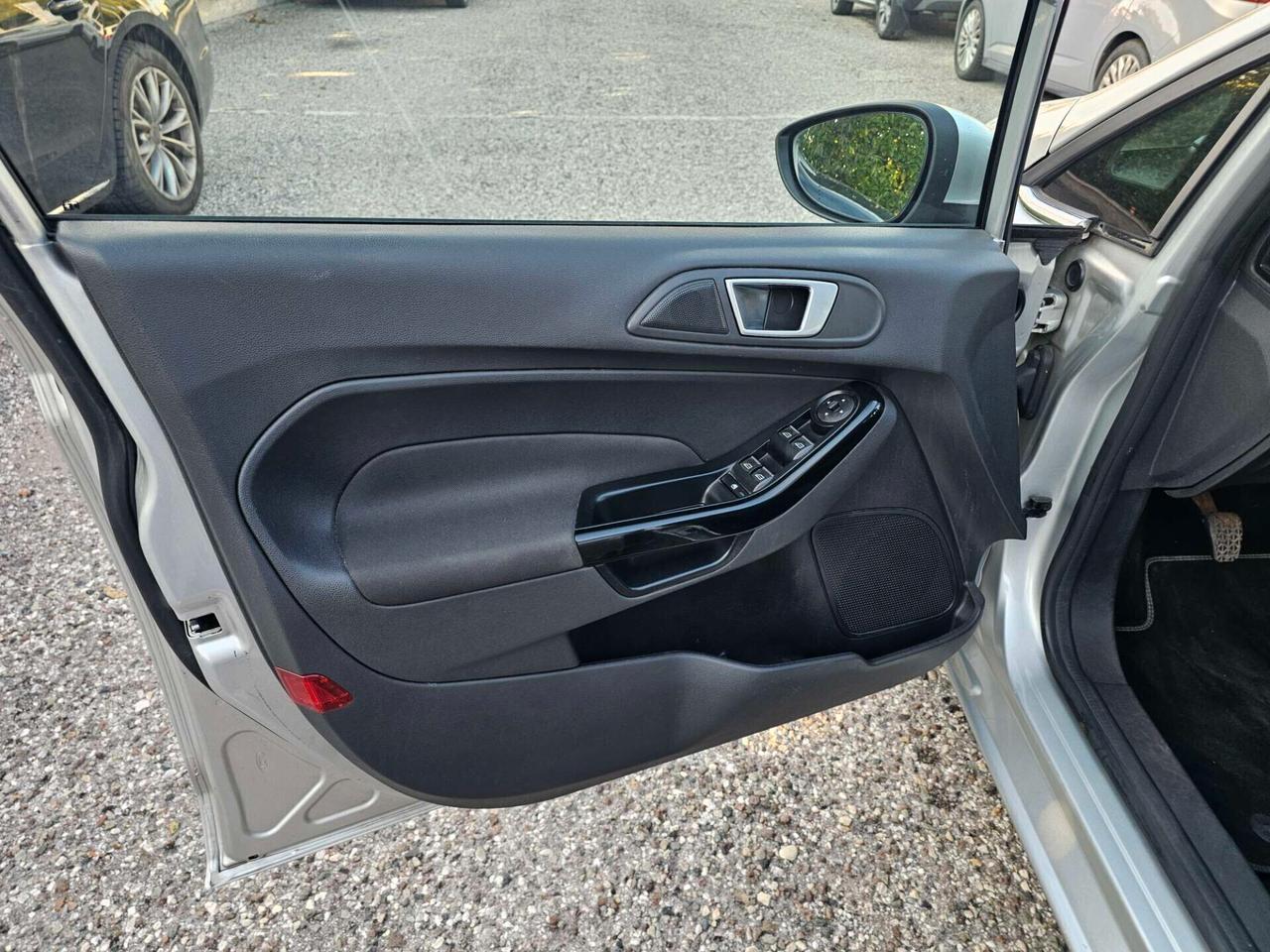 Ford Fiesta 1.4 5p. Bz.- GPL Titanium Neopatentati