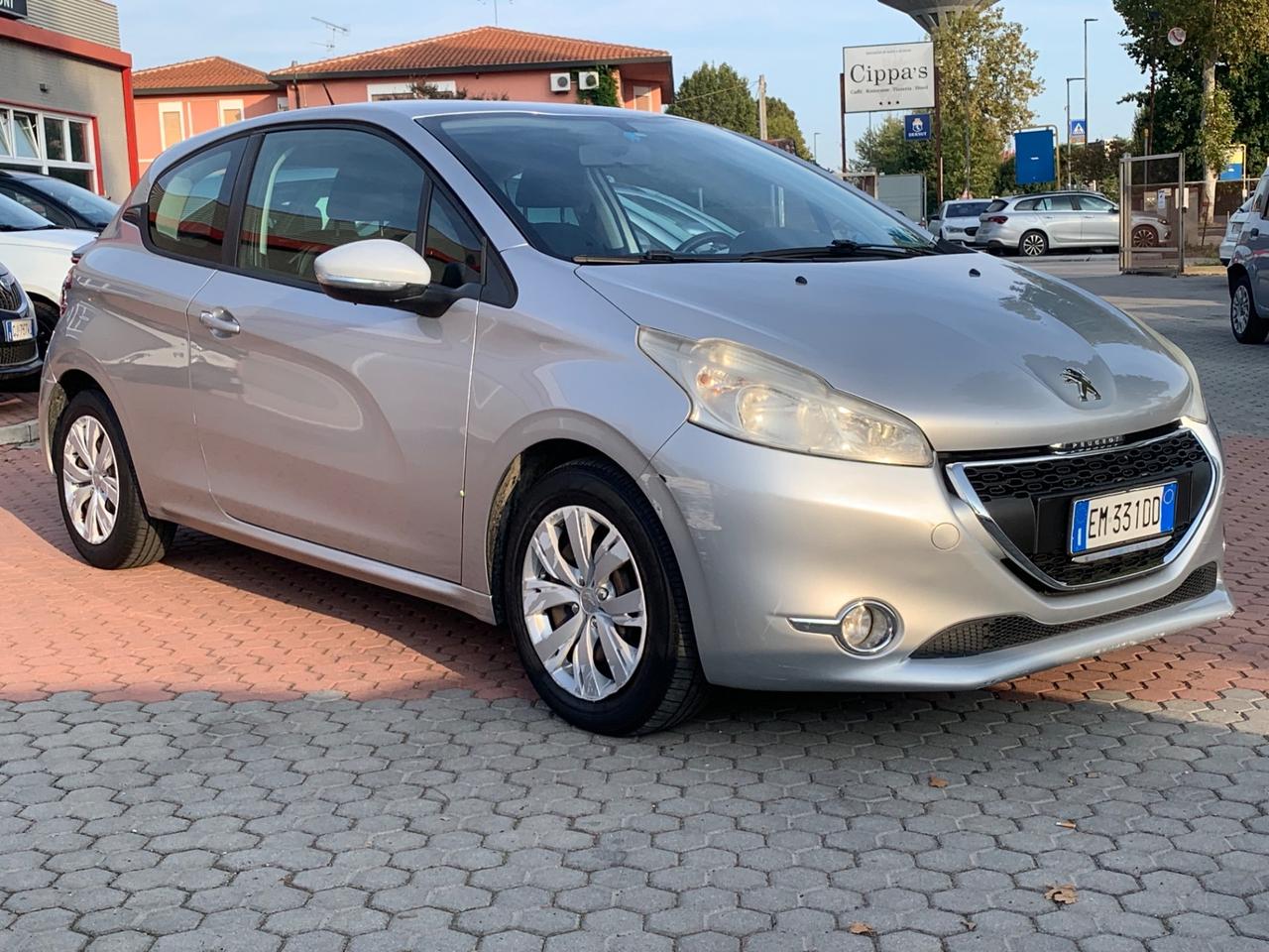Peugeot 208 1.4 HDi 68 CV 3 porte Allure