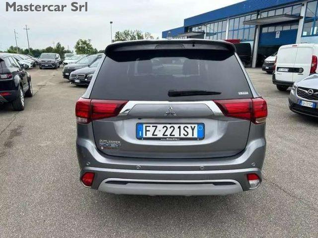 MITSUBISHI Outlander Outlander phev 2.4 Instyle Plus 4wd - FZ221SY