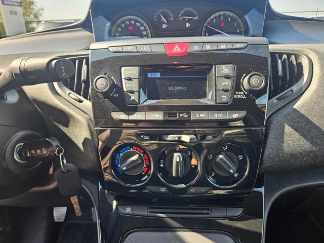 LANCIA Ypsilon 1.0 FireFly 5 porte S&S Hybrid Ecochic Silver