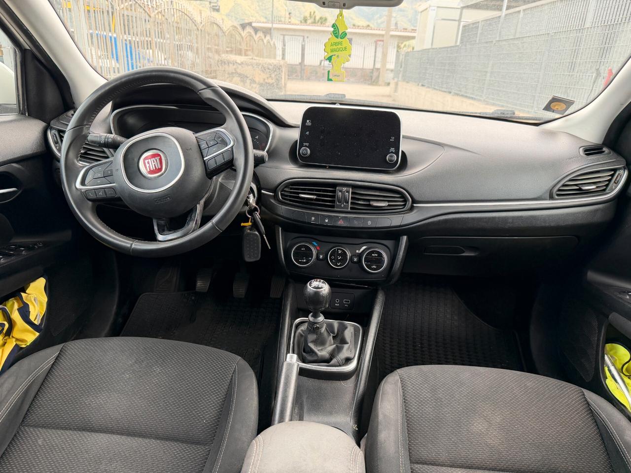 FIAT TIPO SW 2016 1.6 DIESEL 120 CV *LEGGI