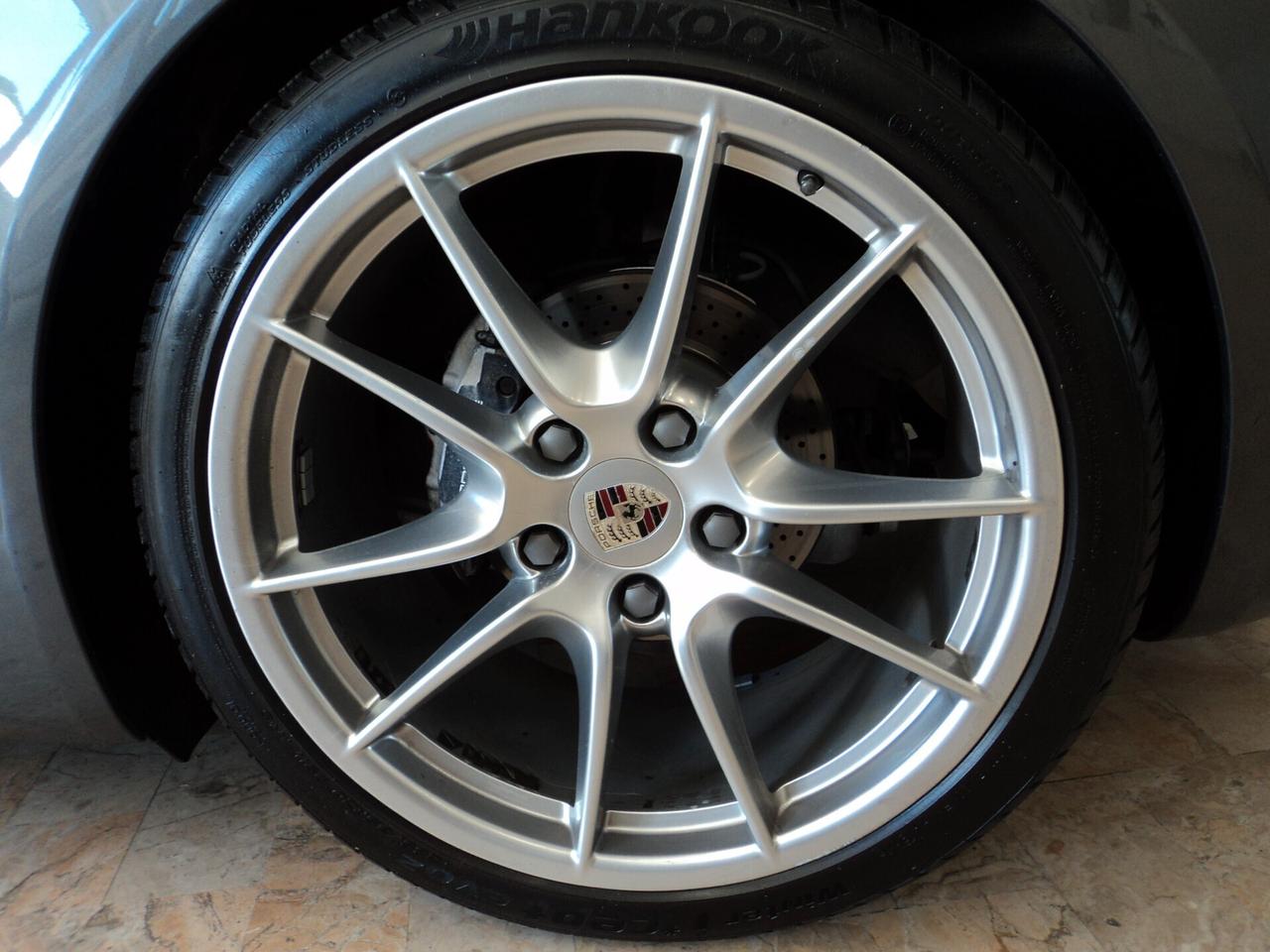 Porsche Cayman 2.7