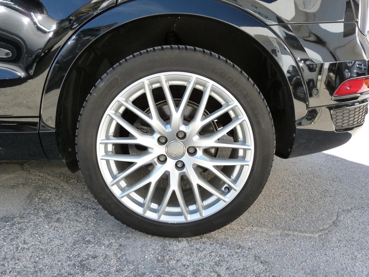 Audi Q3 2.0 TDI 150 CV S tronic line Edition