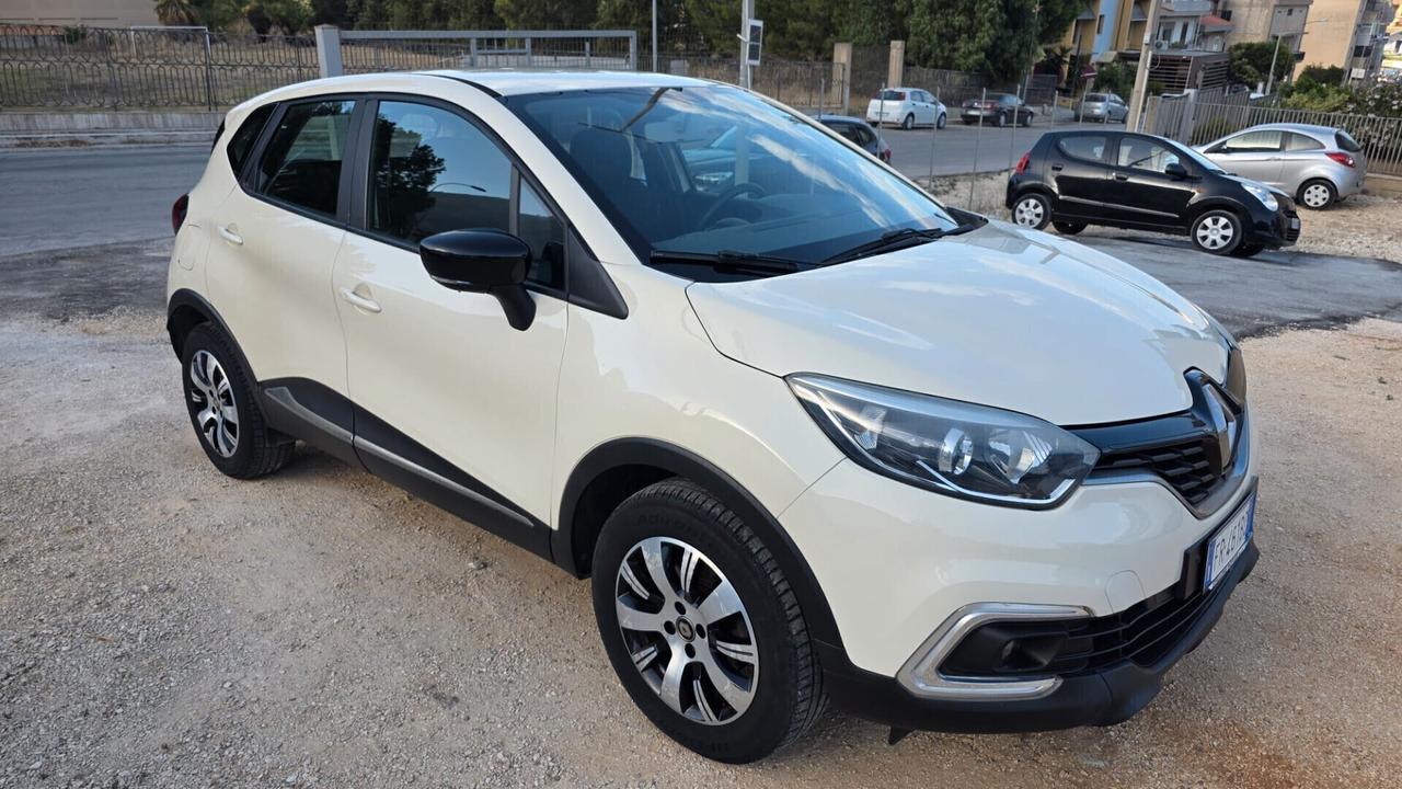 RENAULT CAPTUR dCi 8V 90 CV Life 2018 E6 € 9.500,00