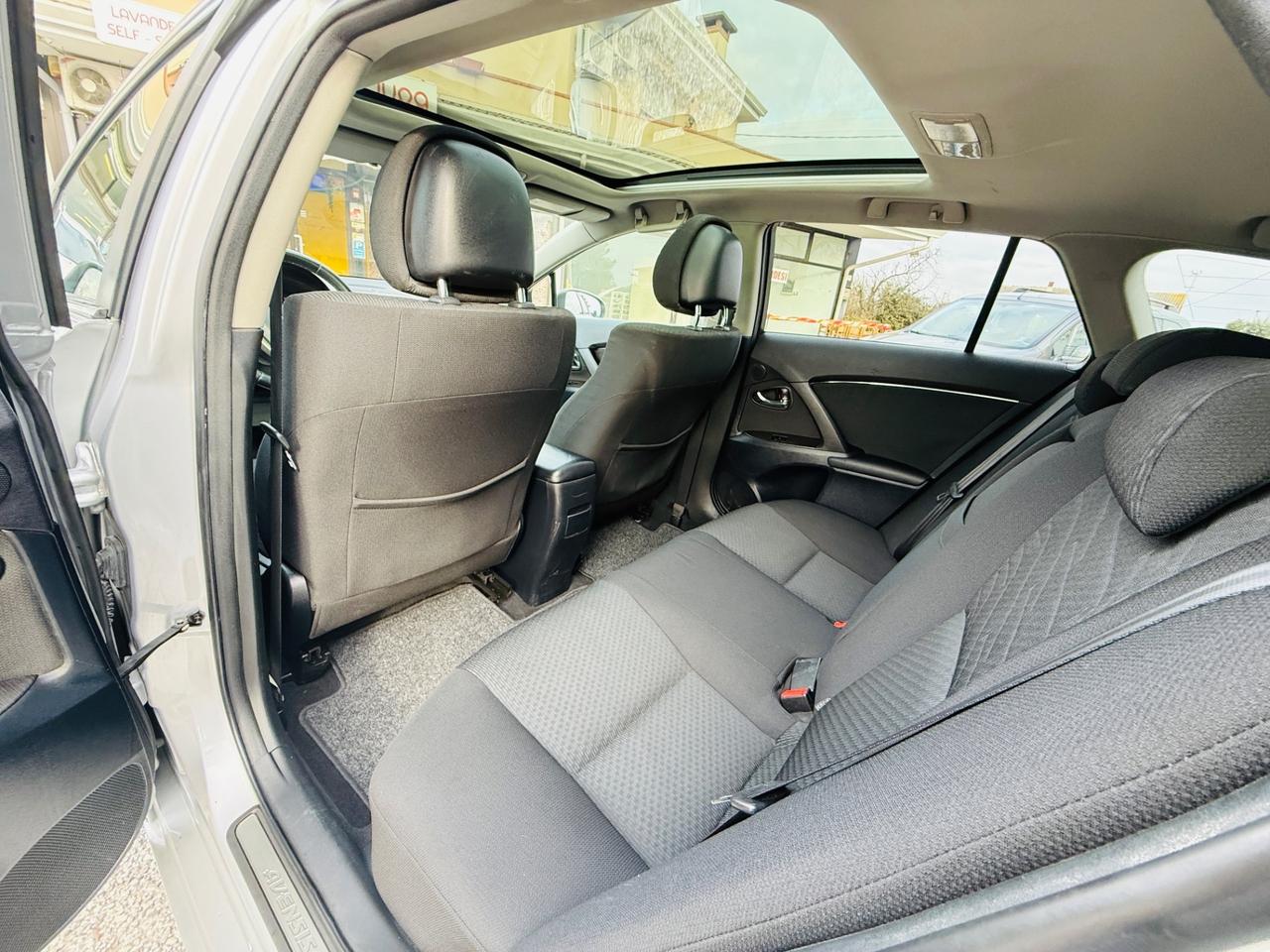 Toyota Avensis 2.2 D-Cat aut. Wagon Executive E5A