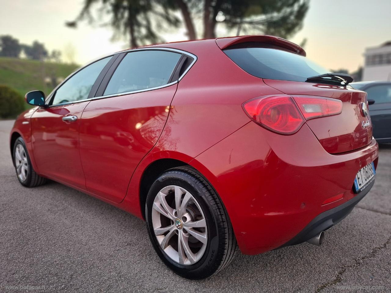 ALFA ROMEO Giulietta 1.6 JTDm-2 105 CV Distinctive