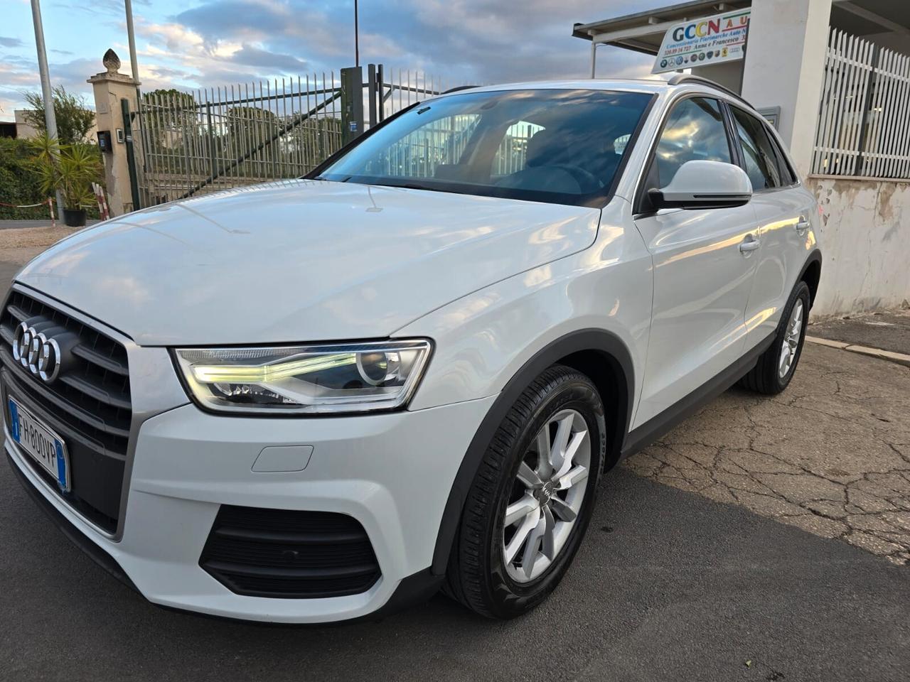 Audi Q3 2.0 TDI 120 CV S tronic