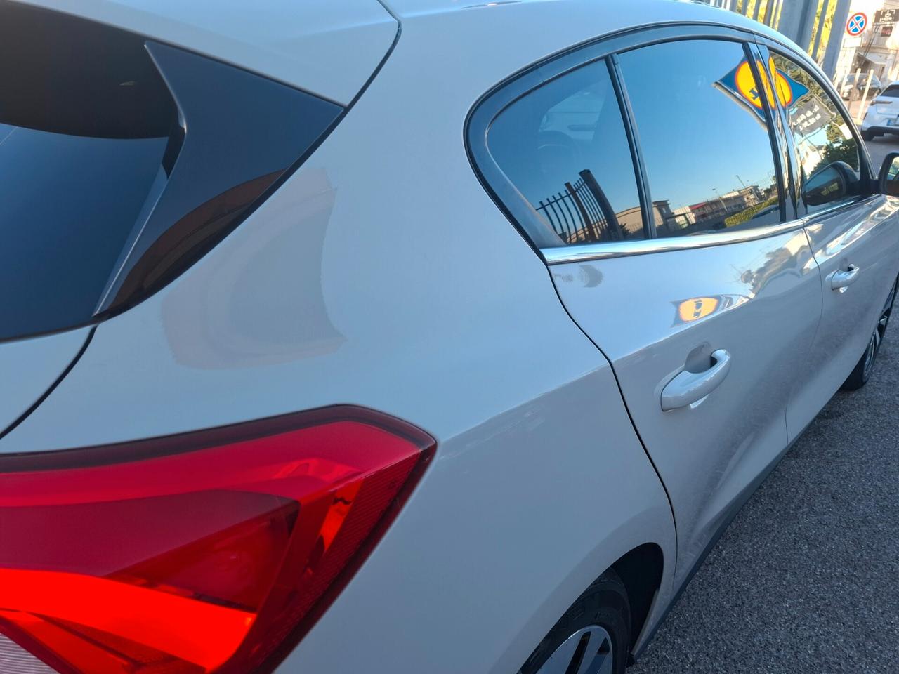 Ford Focus 1.5 TDCI 120 CV 5p. TITANIUM FULL LED