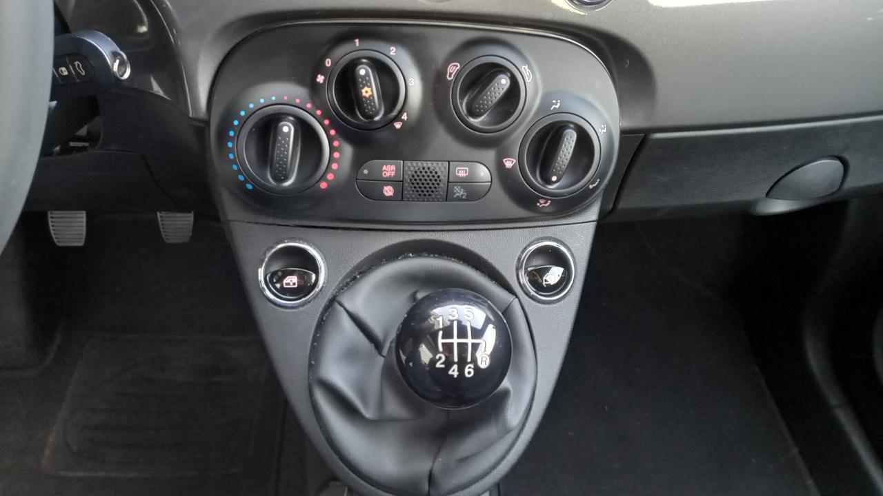 Fiat 500 1.0 Hybrid Club 70 cv