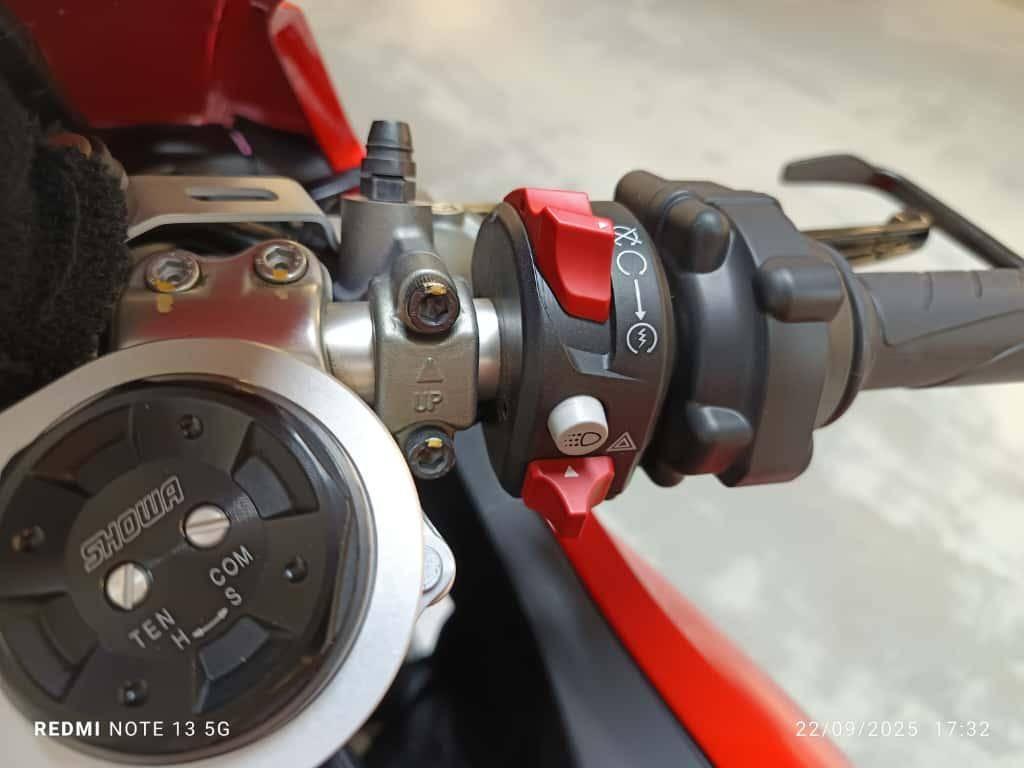 DUCATI Panigale V2 955 Red