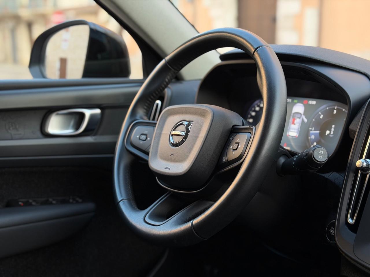 Volvo XC40 D3 R-design 2.0 150 Cv AUTOMATIC LED PELLE