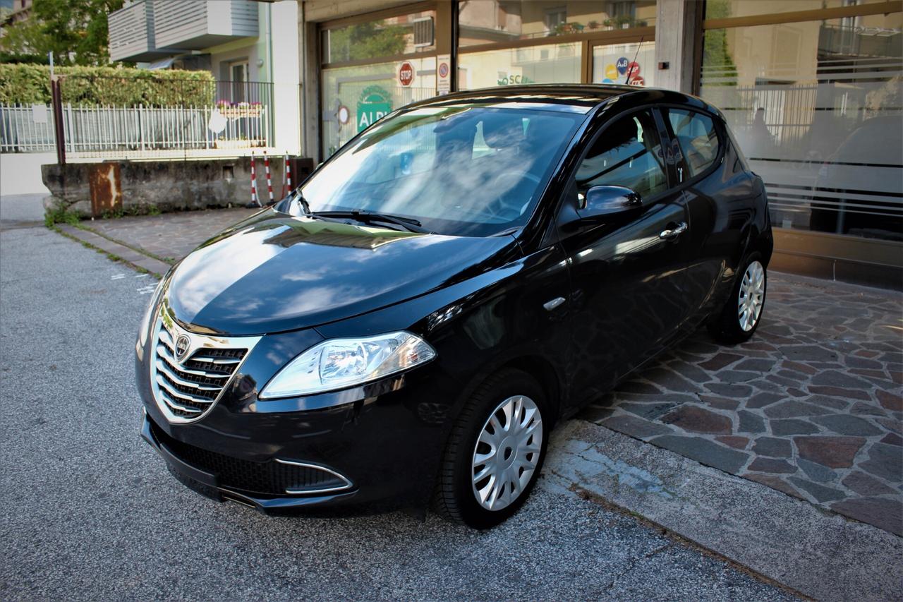 Lancia Ypsilon 1.2 69 CV 5 porte km 65000 Neopatentati