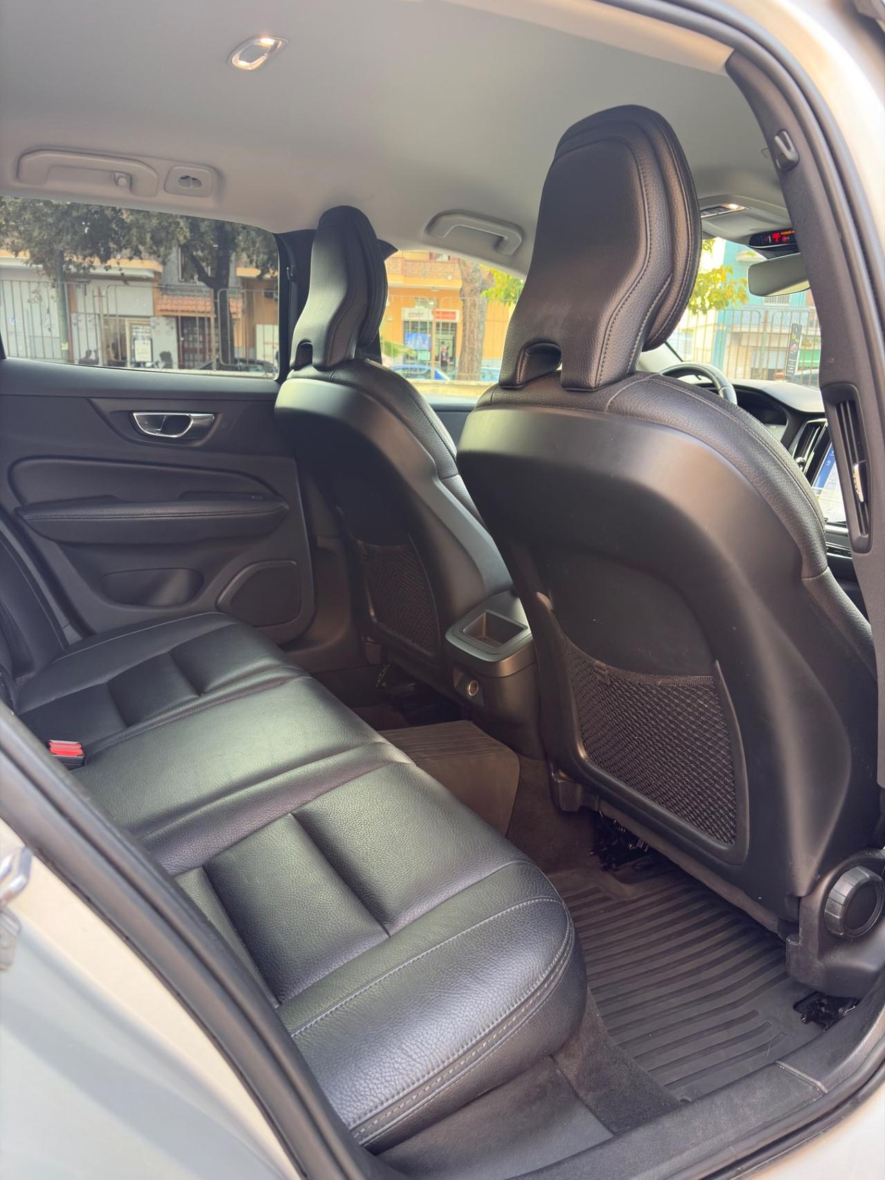 Volvo V60 Cross Country 4WD automatico