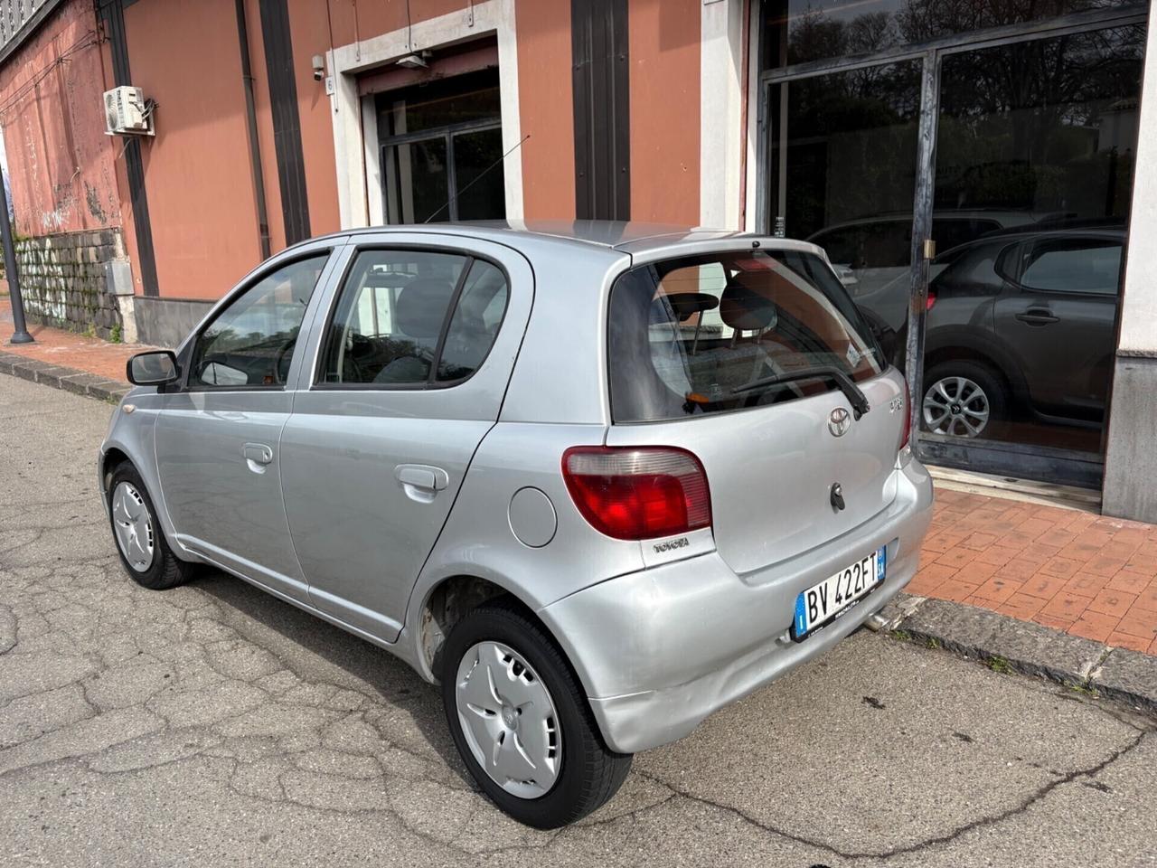 Toyota Yaris 1.3i 16V cat 5 porte