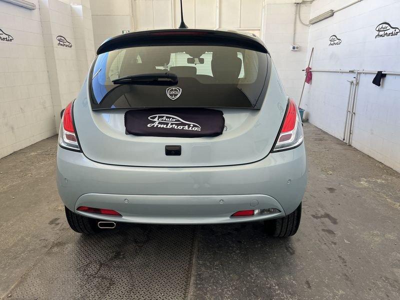 Lancia Ypsilon 1.0 FireFly 5 porte S&S Hybrid Platino TUA DA 159,00 al mese