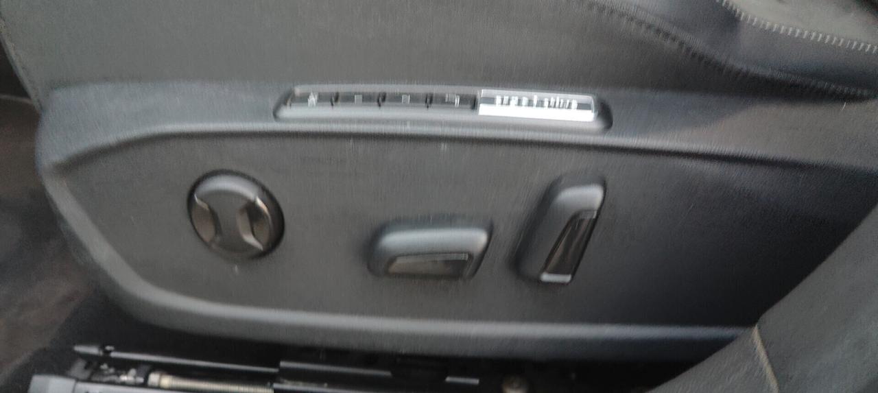 Volkswagen Golf 2.0 TDI 150 CV DSG SCR Style