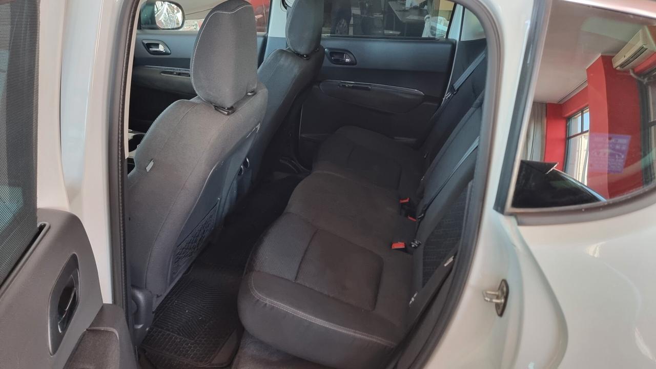 Peugeot 3008 1.6 HDi 115CV Business