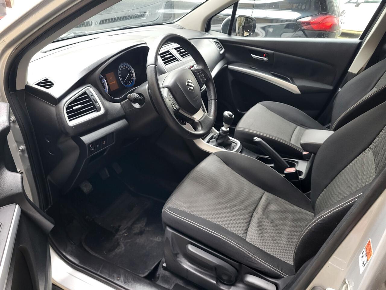 Suzuki S-Cross 1.6 DDiS Top