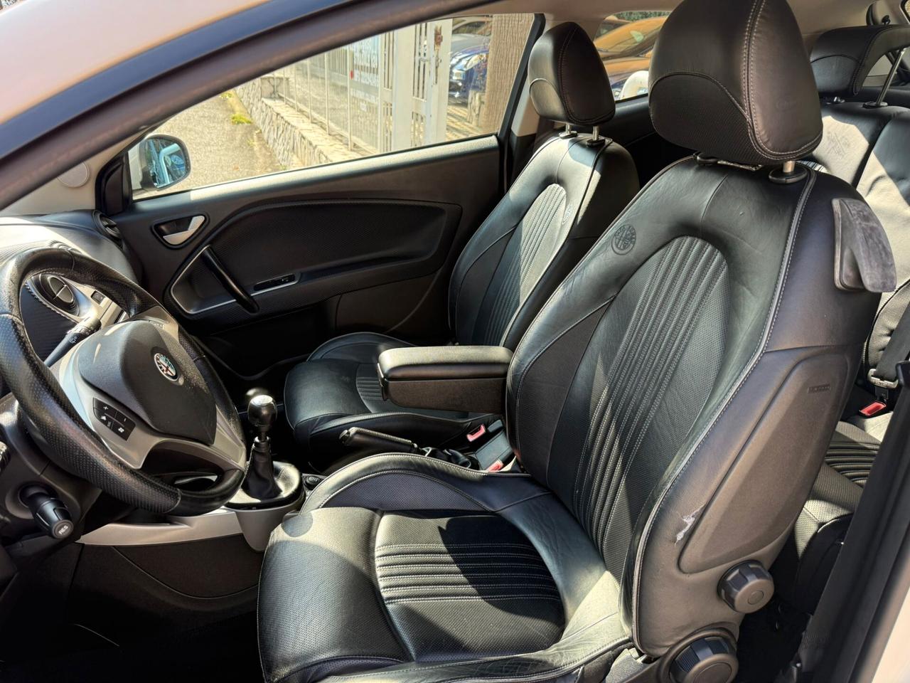 Alfa Romeo MiTo 1.6 JTDm 16V Distinctive Sport Pack