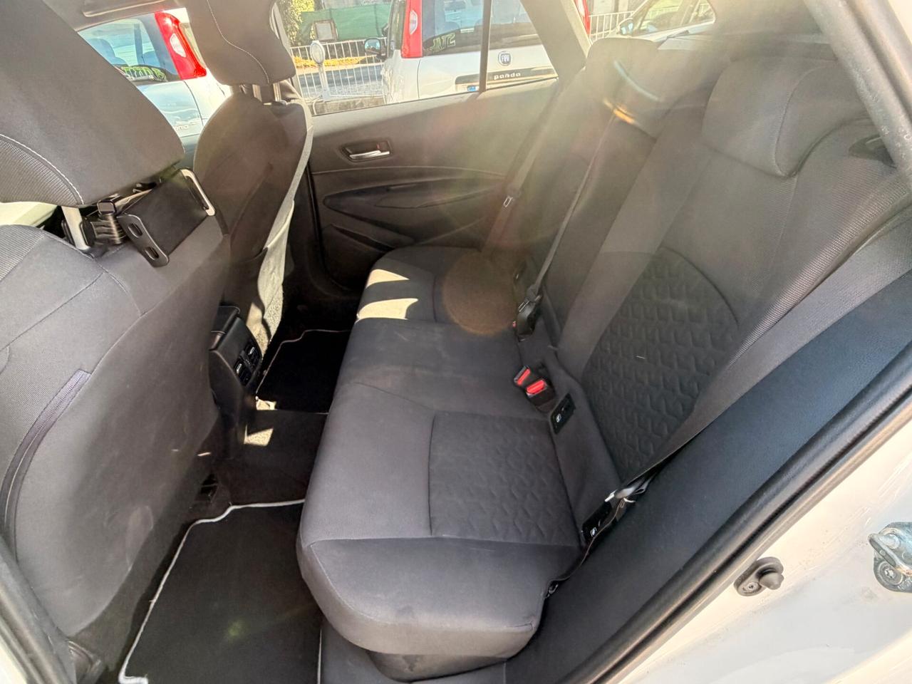 Toyota Corolla 1.8 Hybrid Business