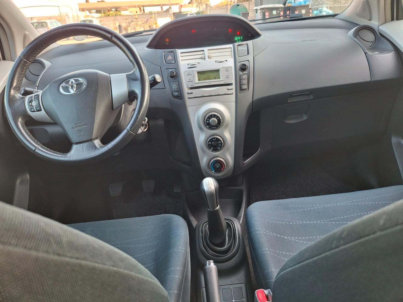 Toyota Yaris 1.3 Benzina-5 Porte-OK NEOPATENTATI.