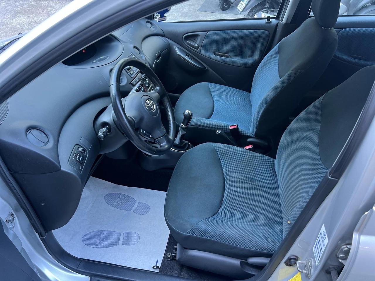Toyota Yaris 1.0i 16V cat 5p Expo Clima