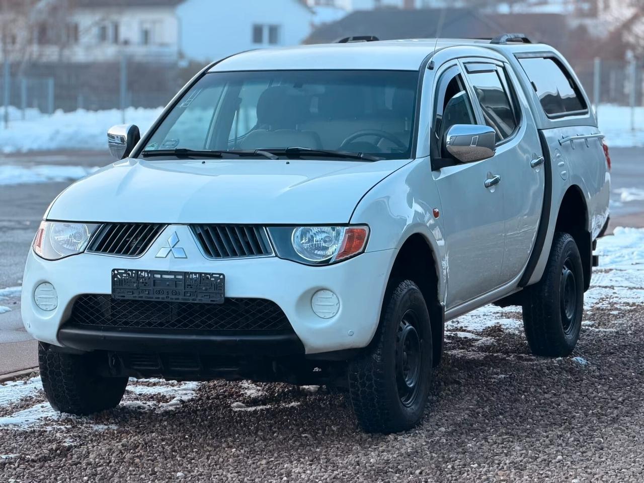 Mitsubishi L200 cabina doppia 4WD CLIMA
