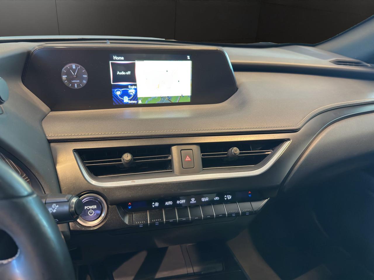 Lexus UX 250h 2.0 Business 2wd cvt