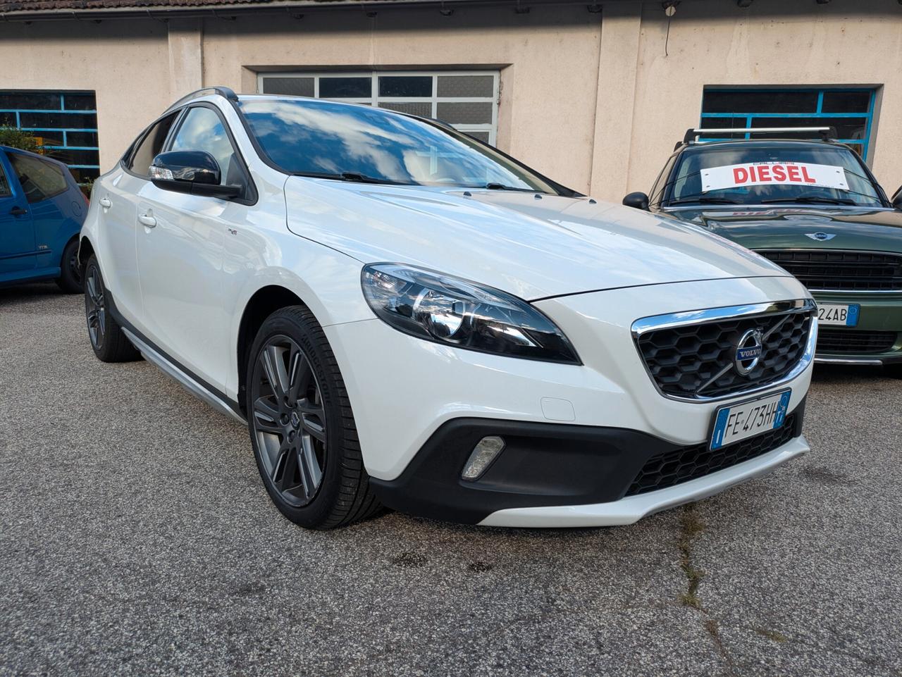 VOLVO V40 CROSS COUNTRY D2 MOMENTUM