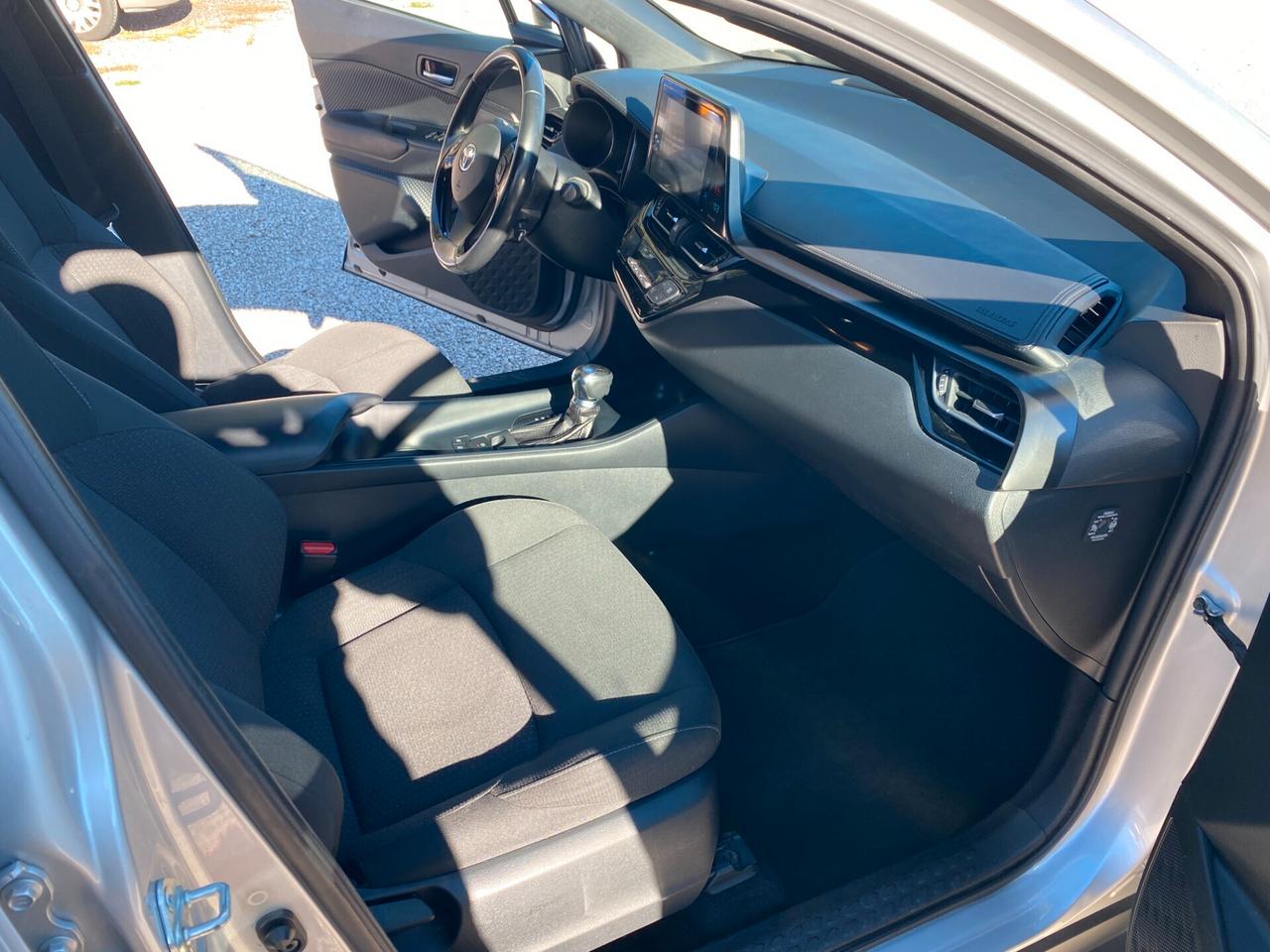 Toyota C-HR 1.8 Hybrid Business