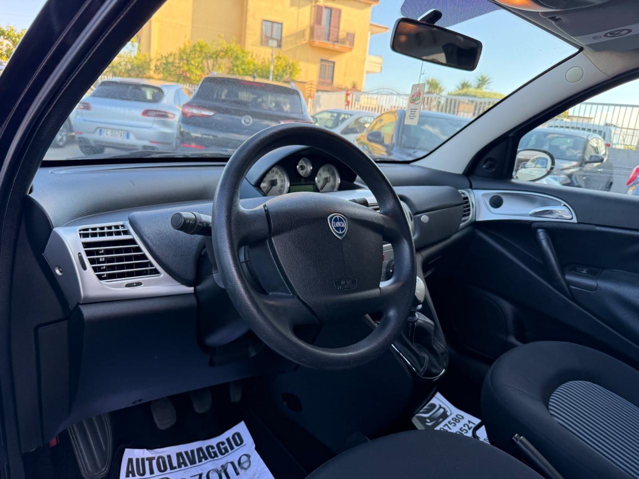 Lancia Ypsilon 1.2 Versus