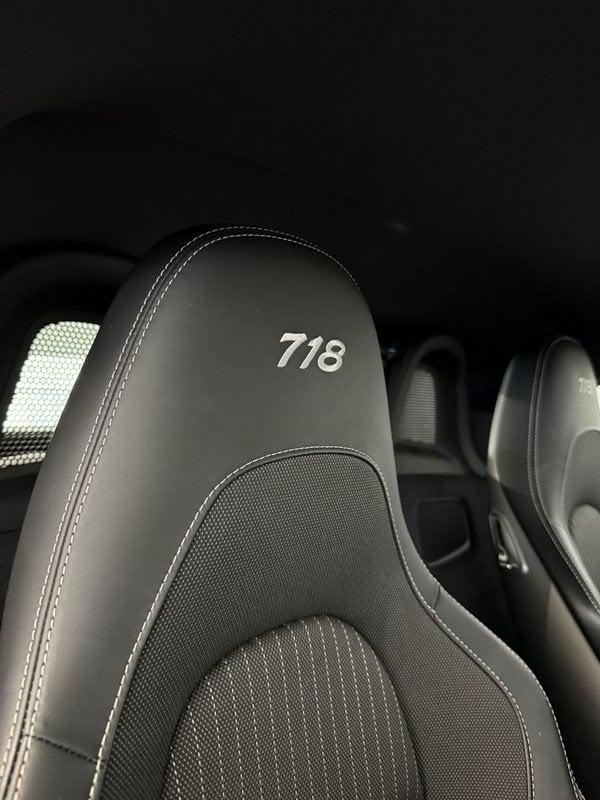 Porsche 718 Boxster 2.0 T