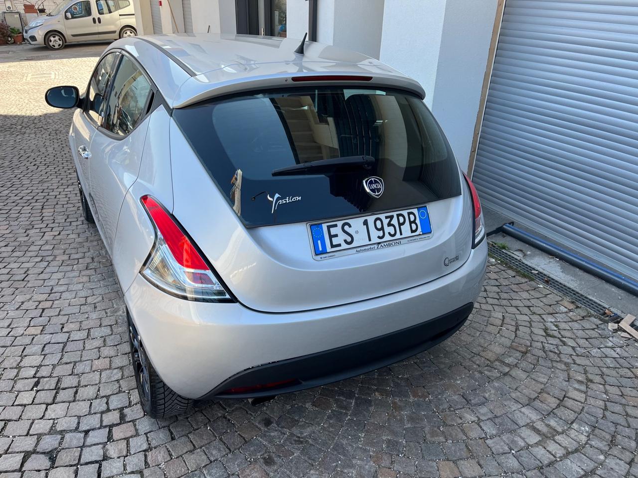 Lancia Ypsilon 0.9 TwinAir 85 CV 5 porte S&S Gold