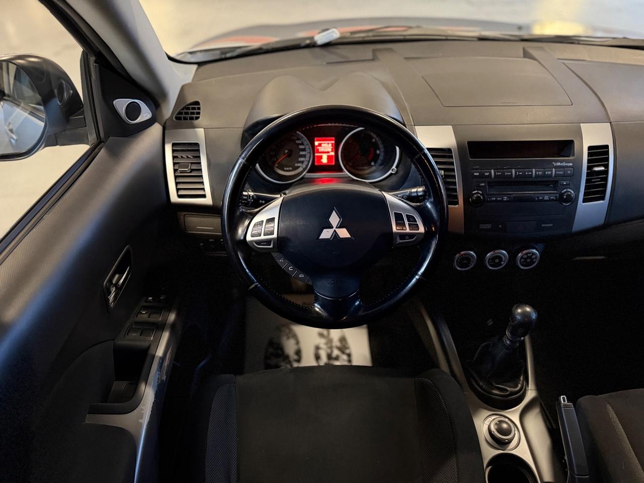 Mitsubishi Outlander 2.2 DI-D Instyle 7 p.ti DPF POSTI