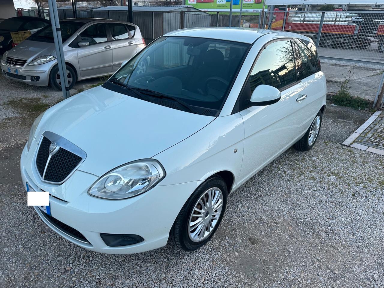Lancia Ypsilon 1.4 Platino Ecochic GPL