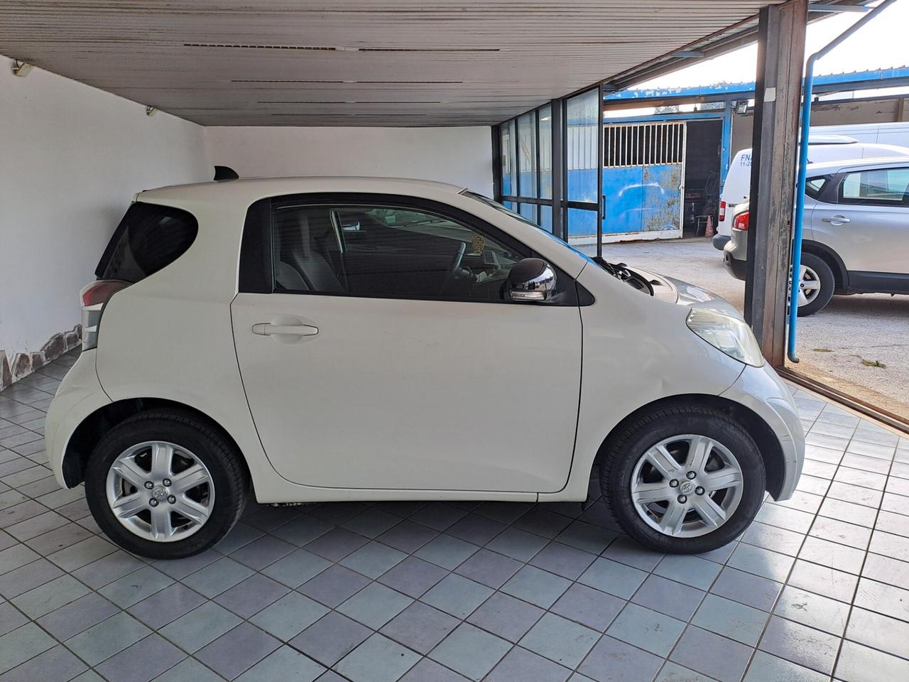 Toyota iQ 1.0 Sol automatica