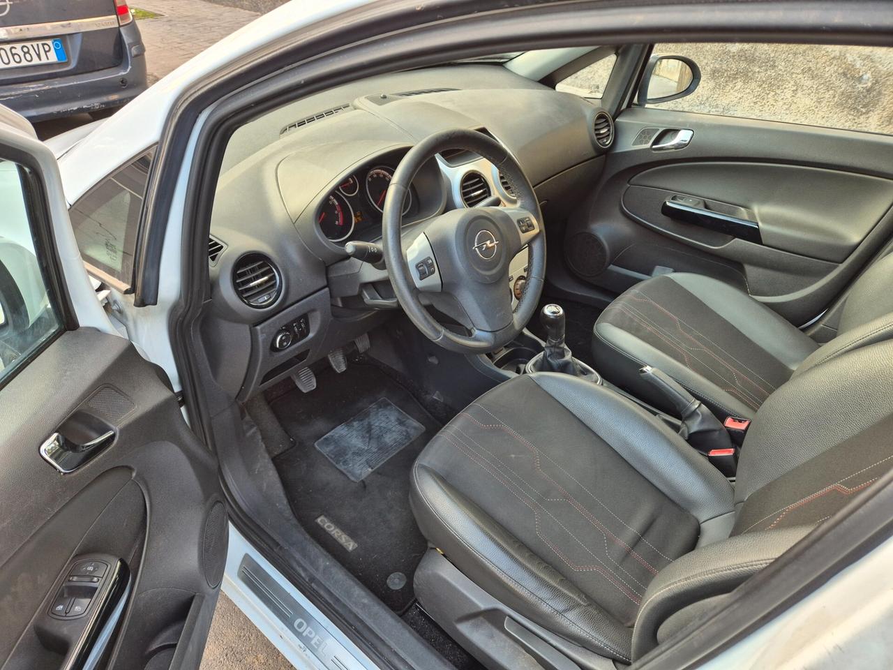 Opel Corsa 1.2 5 porte Sport