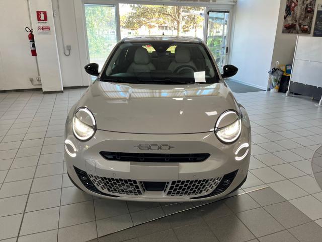 FIAT 600 Hybrid DCT MHEV La Prima KM0