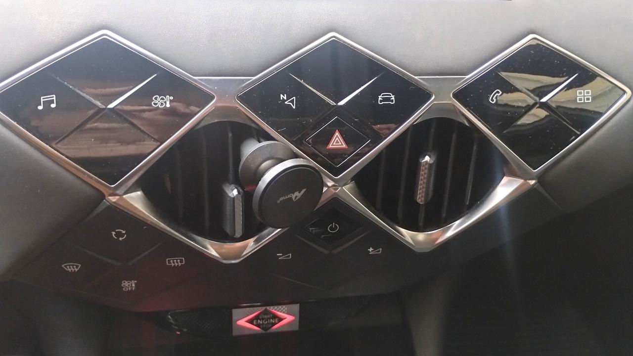 Ds DS3 3 Crossback BlueHDi 130 aut. Performance Line