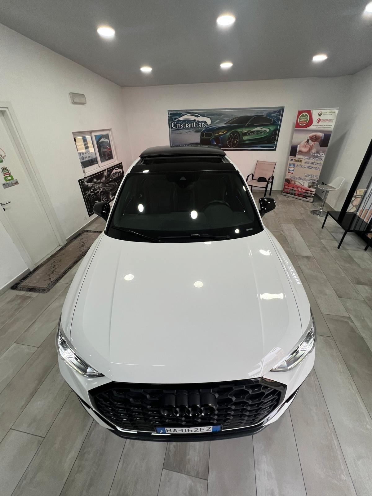 Audi Q3 35 TDI Identity Black