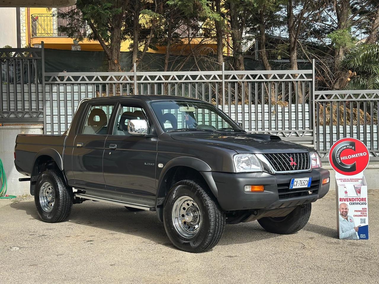 Mitsubishi L200 2.5 TDI 4WD Club Cab Pick-up GLS