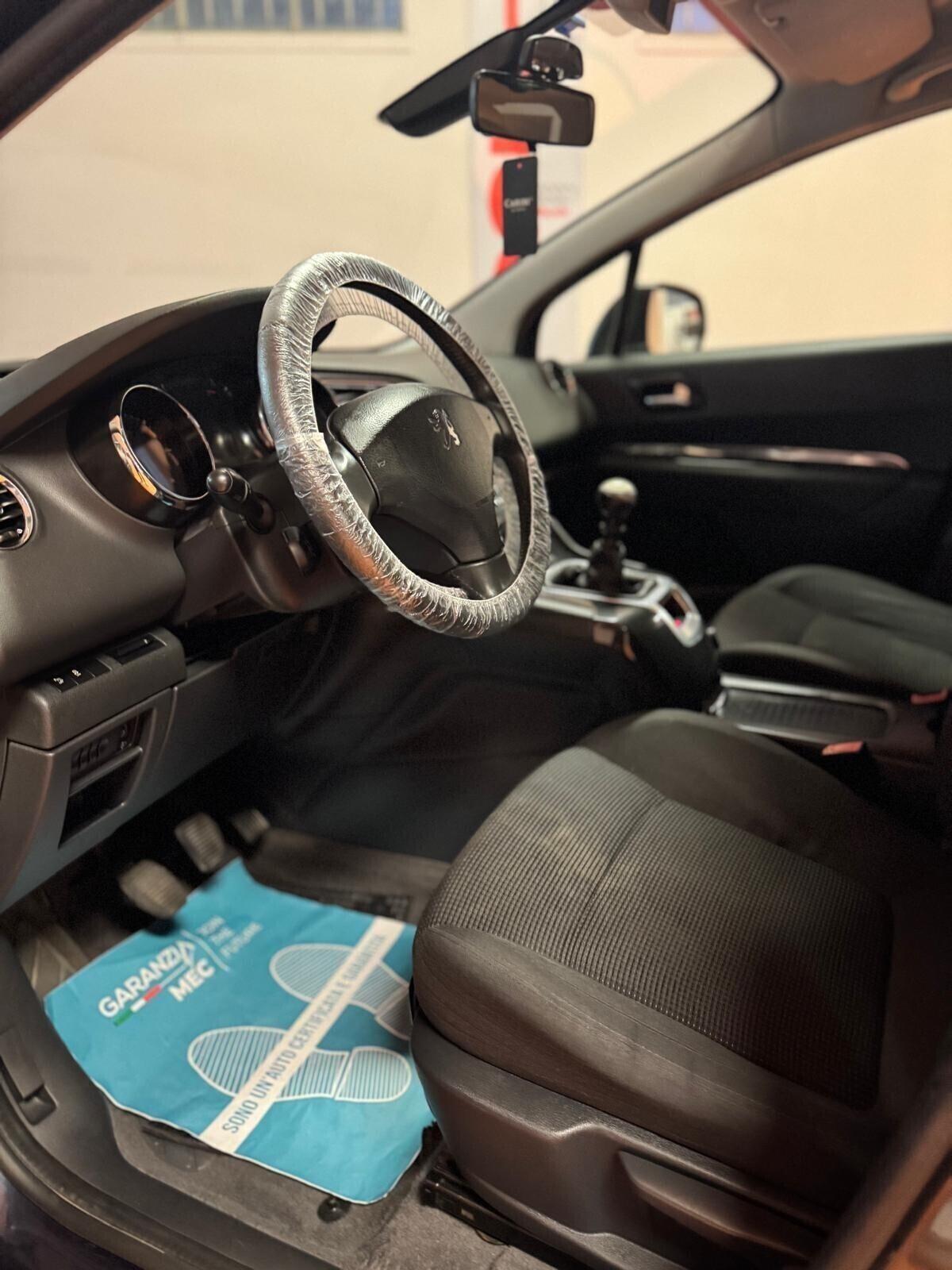 Peugeot 5008 1.6 HDi 115CV Active