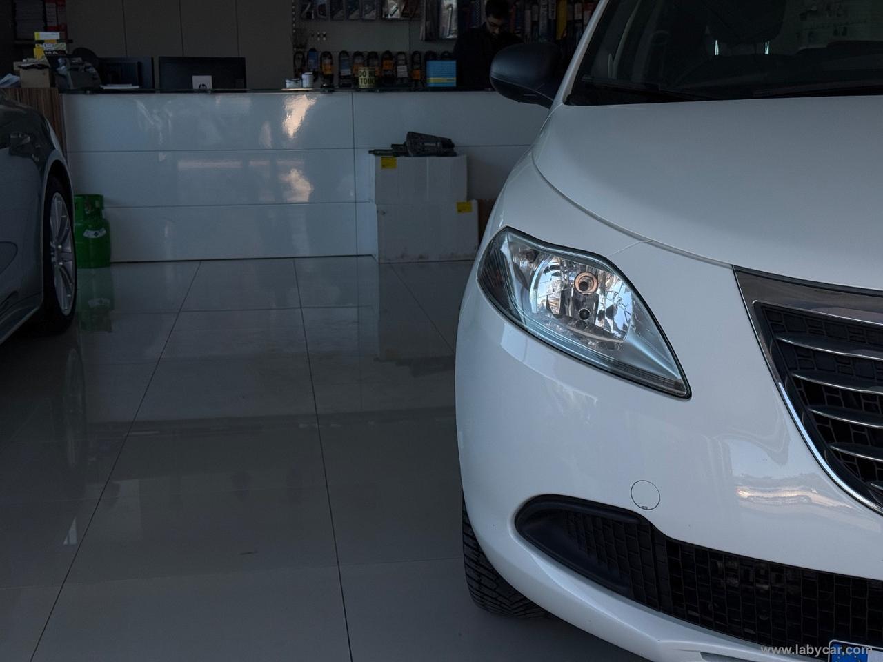 LANCIA Ypsilon 0.9 T.Air 85CV 5p. Met.Ec. Gold