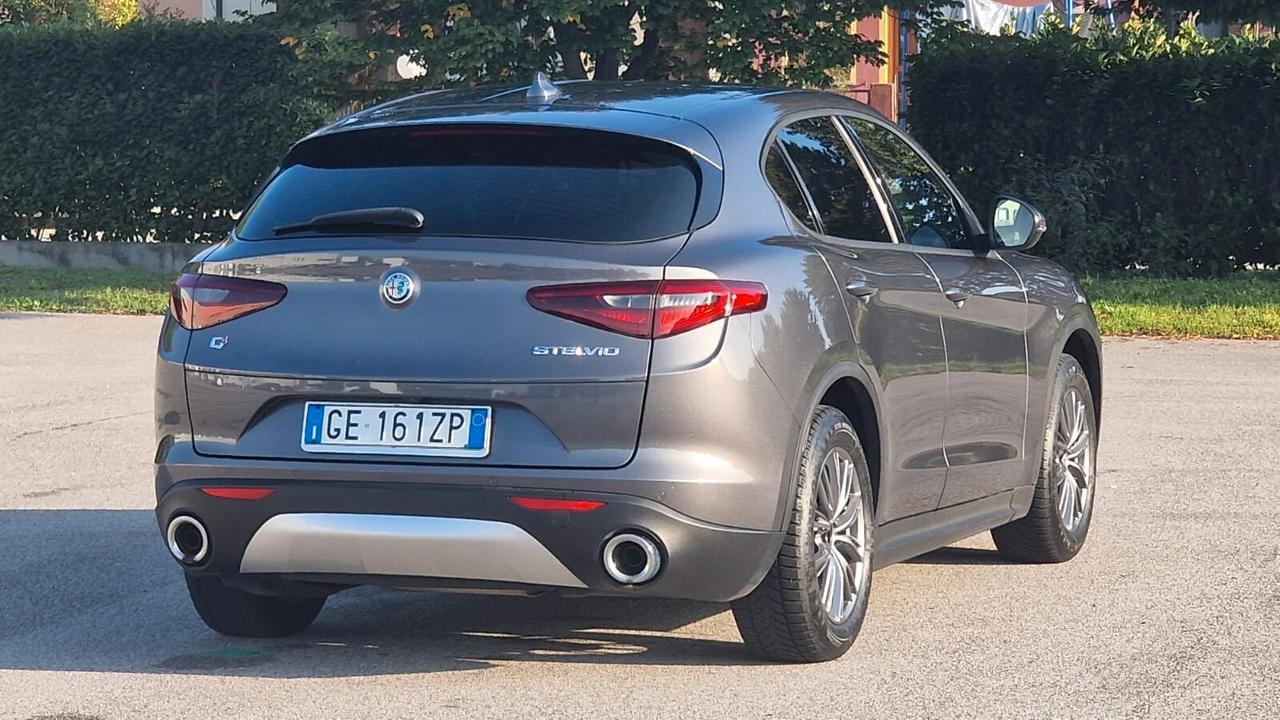 Alfa Romeo Stelvio 2.2 Turbodiesel 190 CV AT8 Q4