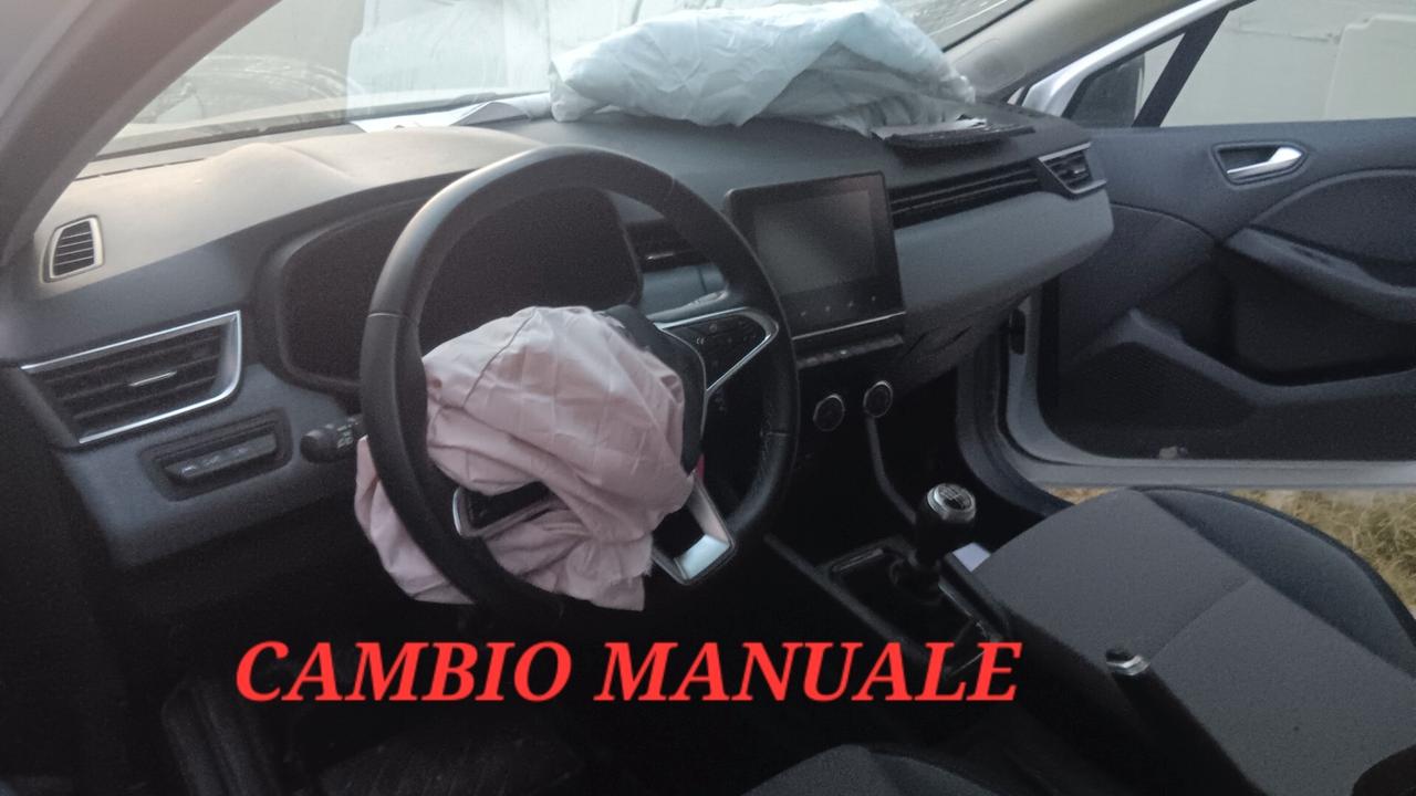 Renault Clio incidentata sinistrata mondialcars 024